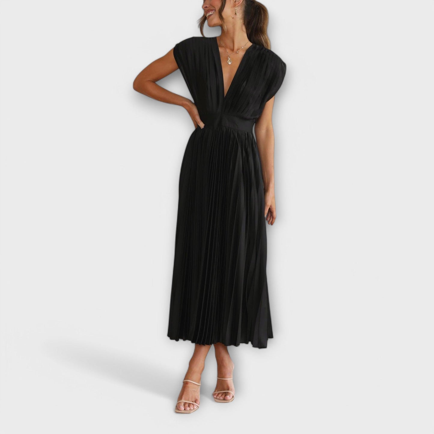 Maria – Elegant veckad klänning